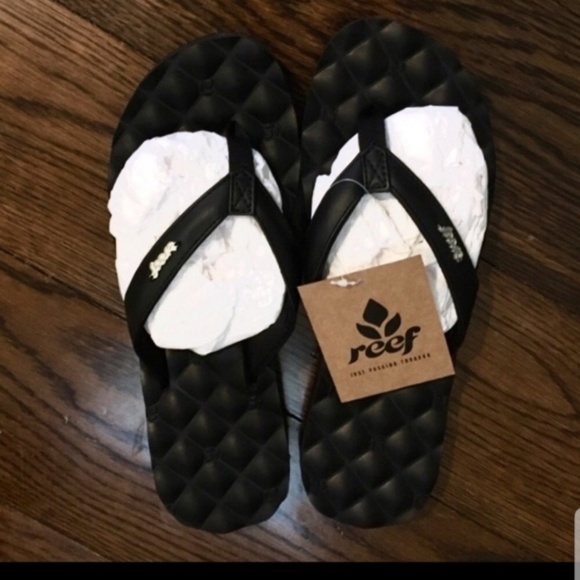 reef quilted flip flops